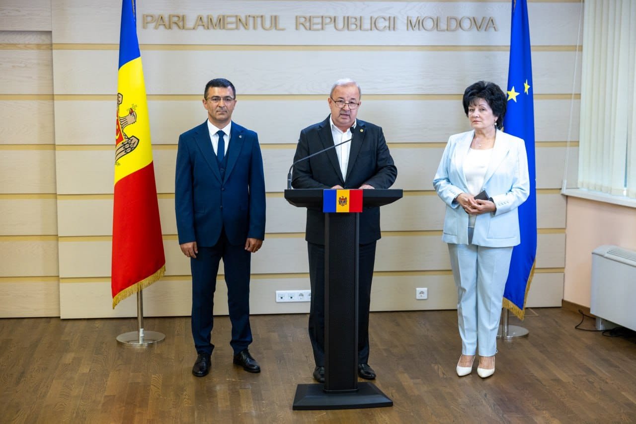Partidul „Respect Moldova”, condus de Marian Lupu, cere stoparea închiderii școlilor din mediul rural prin modificarea Codului Educației