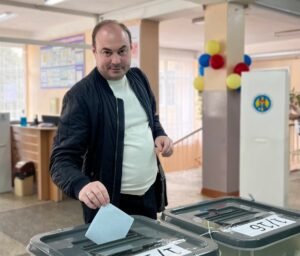 Eugeniu Nichiforciuc: „Am votat pentru o Moldovă respectată. Vino și tu la vot!”